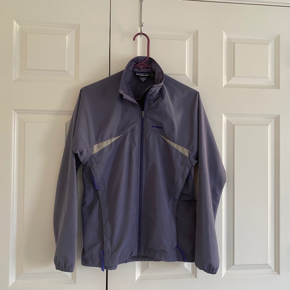 Small Patagonia running jacket